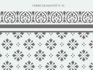 Vitre a motif gravé