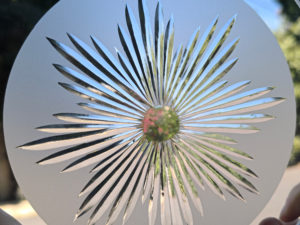 gravure sur verre a la roue sur fond mat